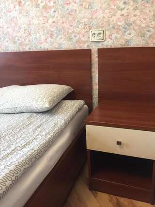 Хостелы Respect Aparts Hostel Минск Односпальная кровать в общем номере с 4 кроватями-5